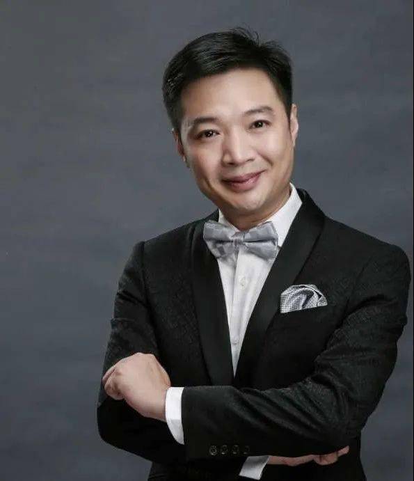 作词简介丰寒,本名冯健,湖北浠水人.