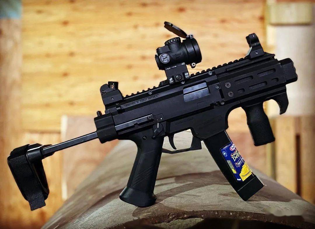 【cz蝎子evo3】尺寸 性能 扩展性 面面俱到 美国家防小能手