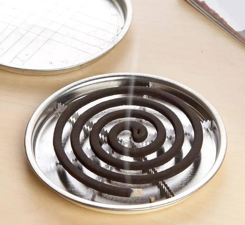 夏蚊成雷,小小蚊香隐患大_点燃