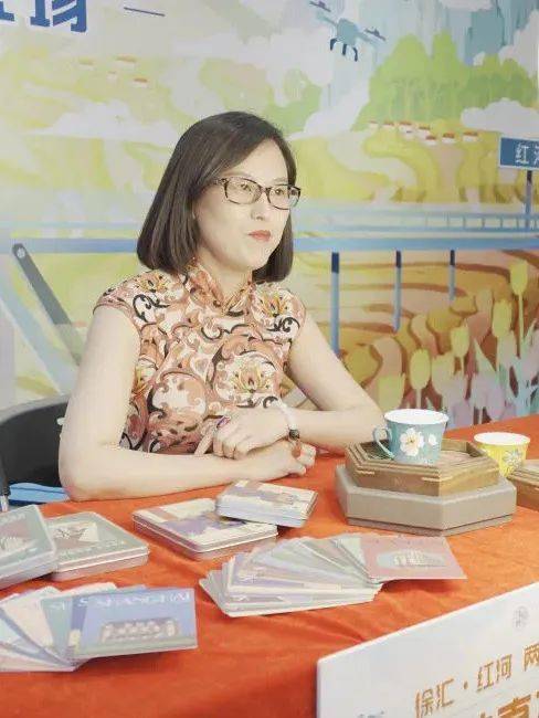 另外两位是聚焦上海城市文化的钲艺廊联合创始人王璐和聚焦传统手工艺