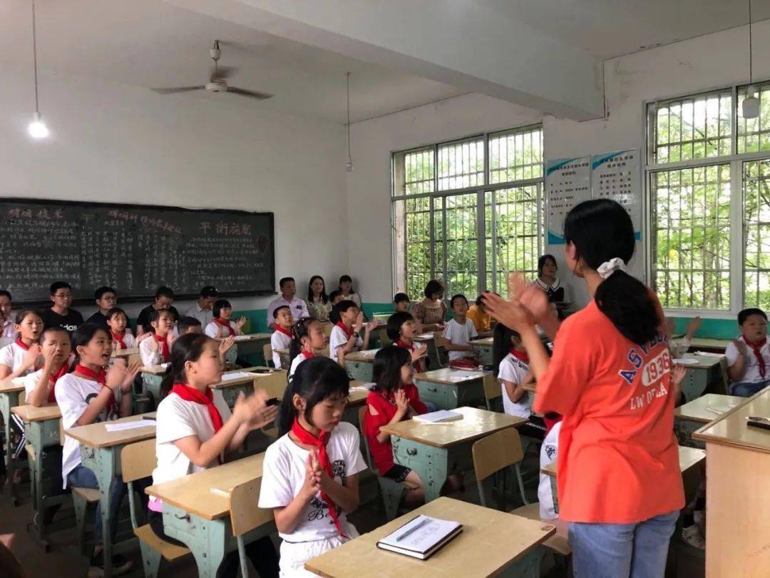道林镇南塘小学学生格外兴奋,这一批不一样的"客人",不仅给该校的孩子