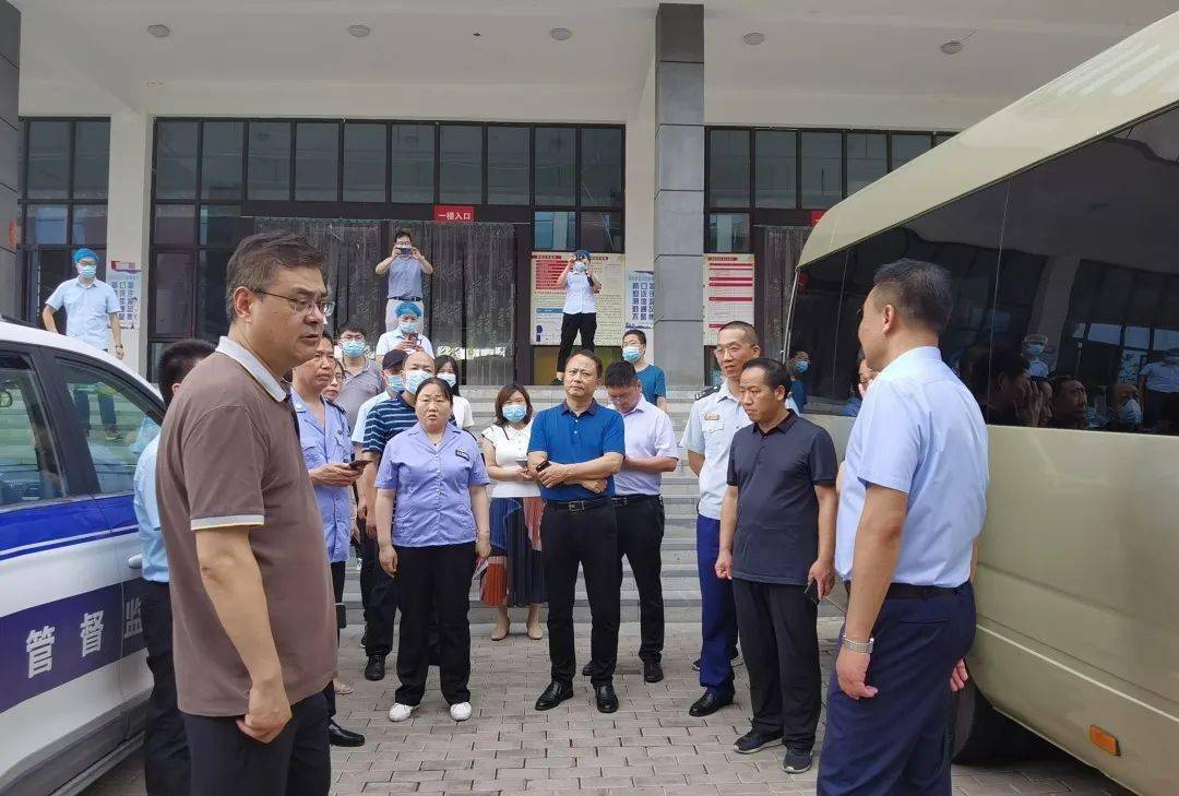 汝州市副市长姚军柱带队检查汝州一高食品安全工作