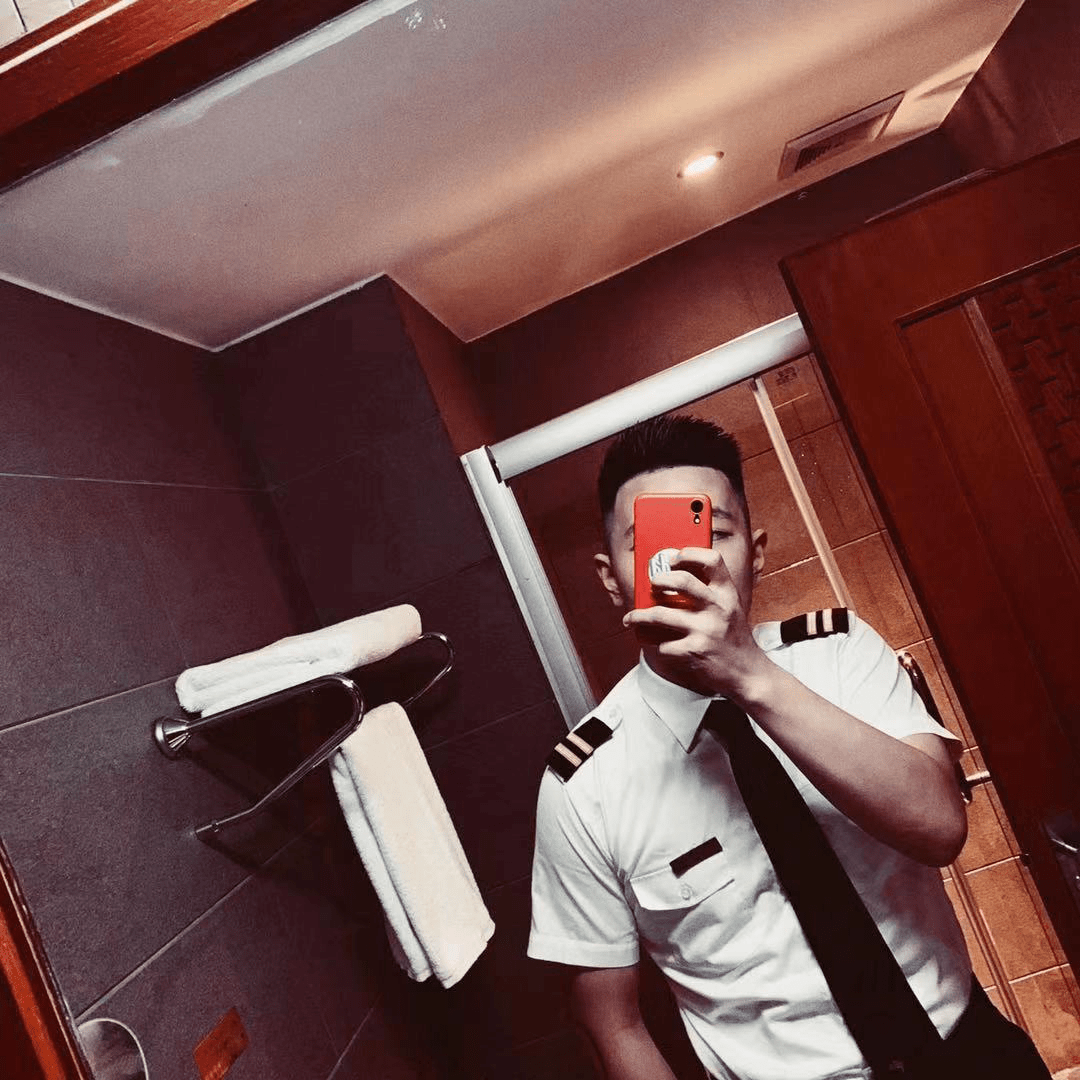 浙江长龙航空空少丁宁每一次飞行我都会收获很多快乐