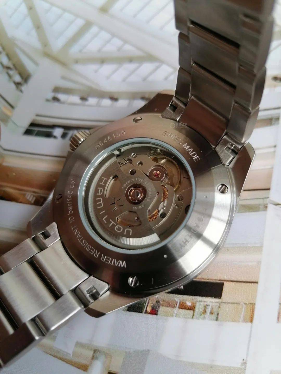 机芯采用最新汉米尔顿80长动力