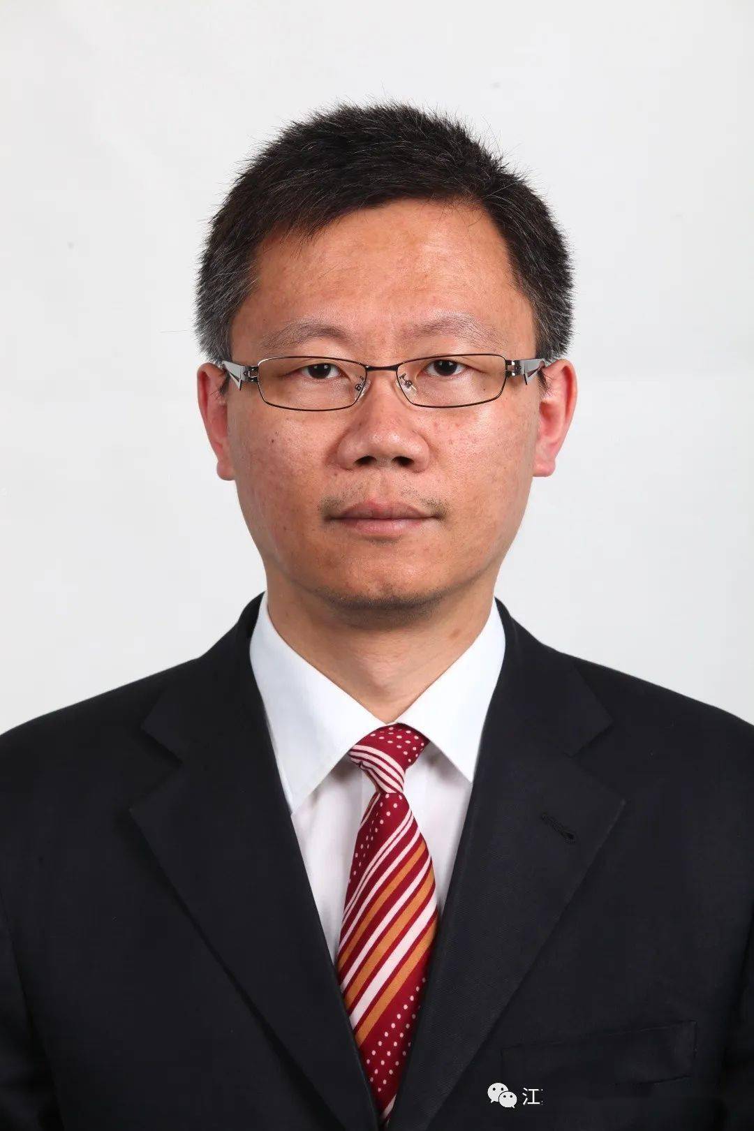 博士毕业生:钱健 硕士毕业生:曹栋梁 硕士毕业生:祁峰 硕士毕业生