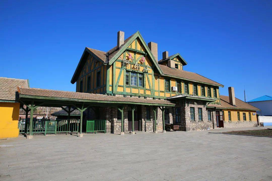 这些火车小站,居然有国际范儿