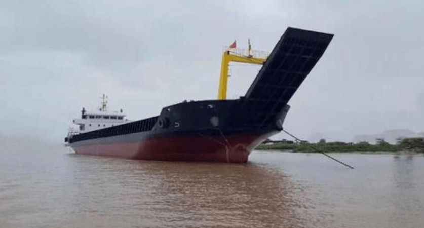 2米参考载货量:约2000吨船级:zc建造:2014年类型:自航甲板驳船