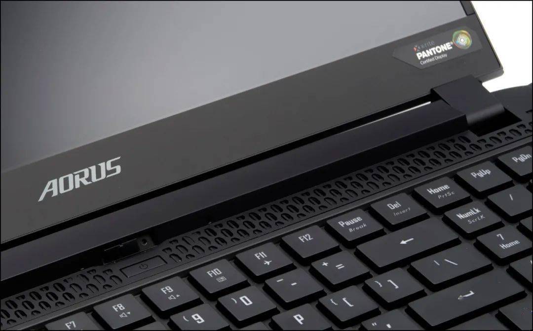 又一款c面凉爽神机技嘉aorus15g游戏本评测