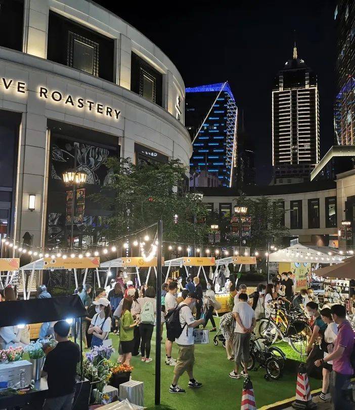 灯火阑珊处那些特色夜市磁铁般引来旺盛人气