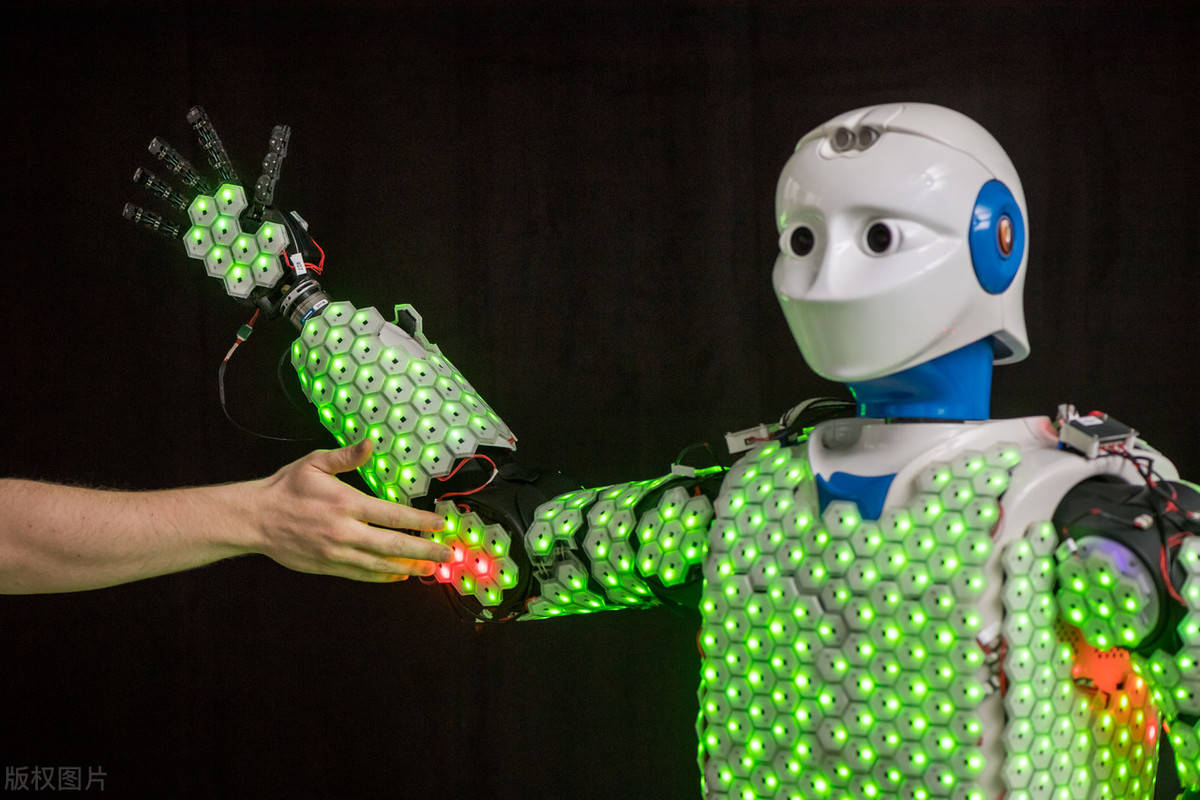 从此变暖男德国一大学研发出拥有皮肤机器人可感知触觉