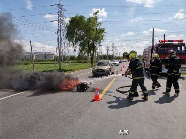 梅河口市公安局交警大队开展四位一体交通事故应急救援演练