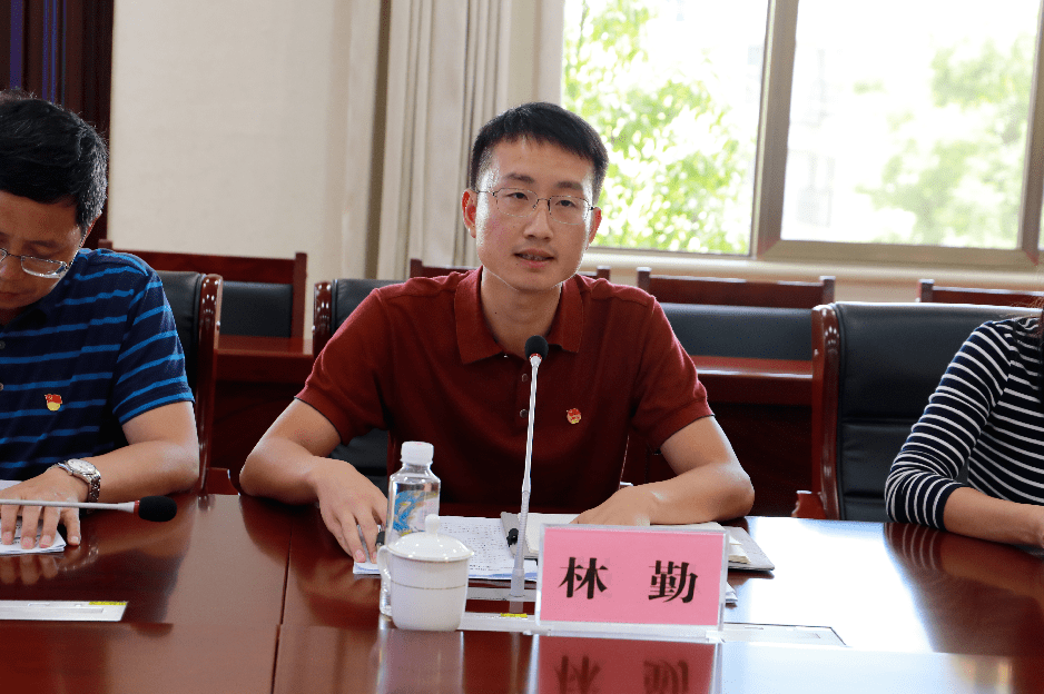 上午,王彦彦书记带领全体参会同志对金所额秧光伏扶贫示范点,寻甸县