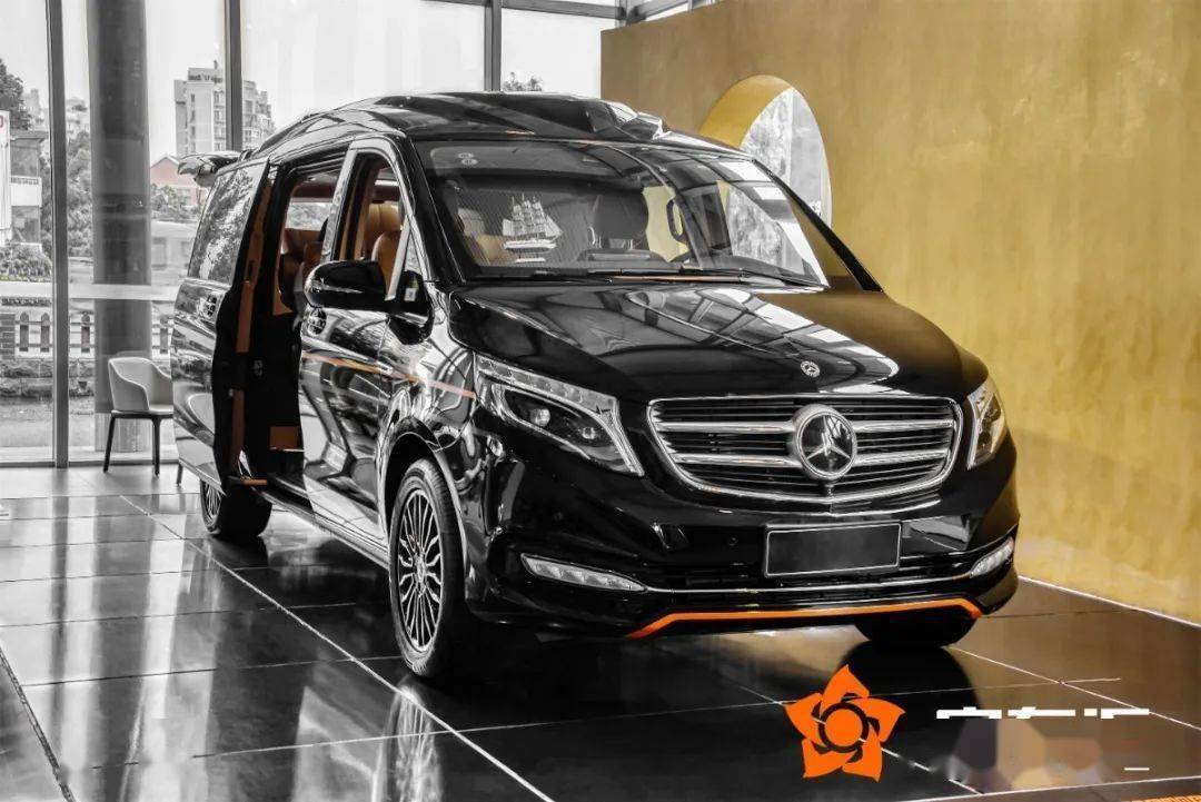 新品到店全新奔驰傲旋行政座舱配放映厅售价百万