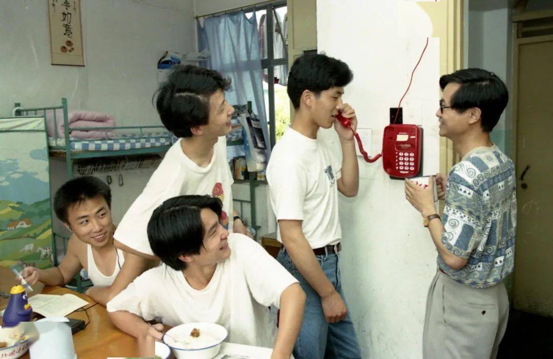 70后,80后大学生们,201电话还记得吗?