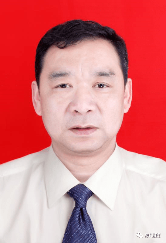 赞房县这12名出租车司机干的这些事让很多人竖起大拇指