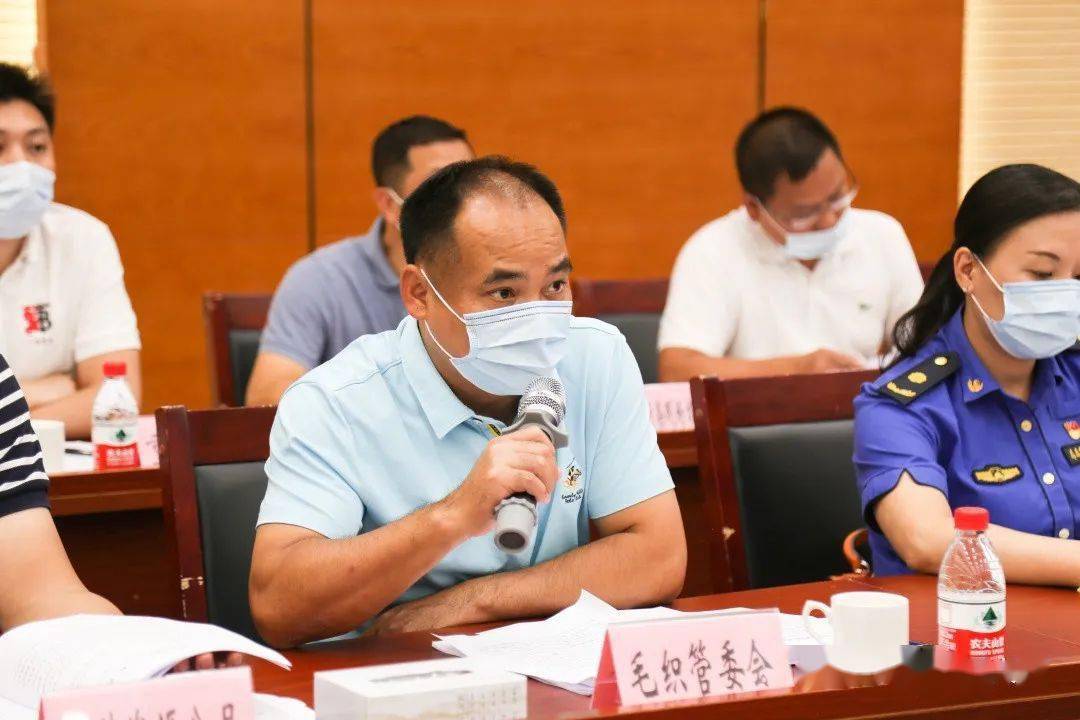 方德佳对人大代表过去一年的工作成效表示肯定和感谢,并希望人大代表