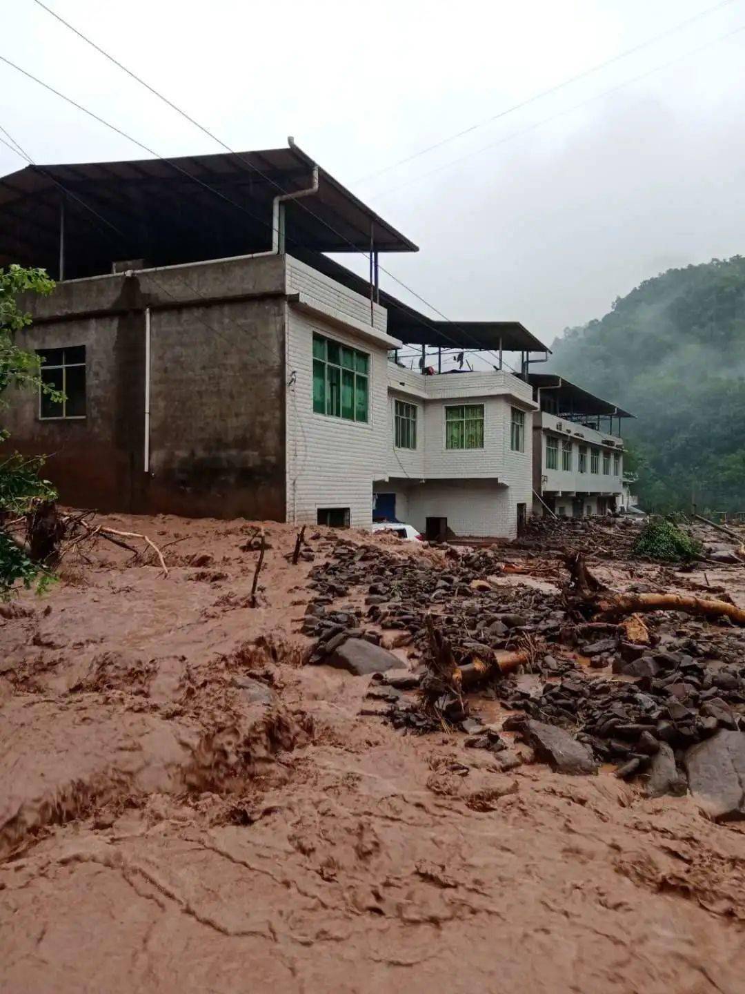 通江多个乡镇受灾,部分道路暂时无法通行!