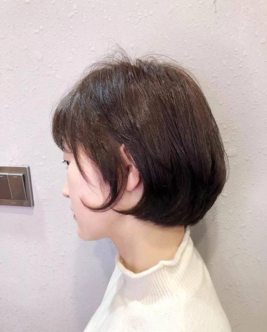 今年流行圆弧短发绝对的瘦脸利器