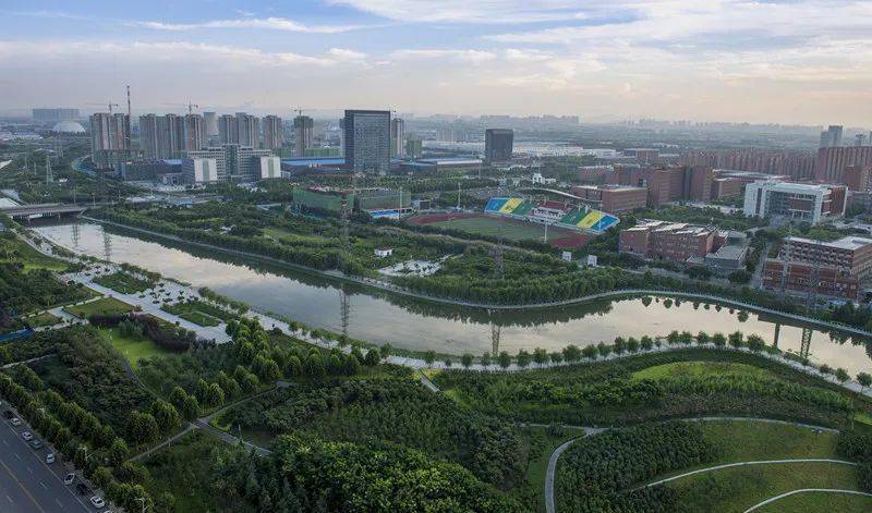 到今天擁有公園茂,正弘數碼港,萬科廣場,新悅薈,高新萬達(即將開業)等