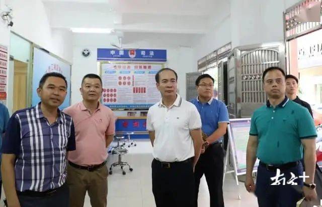 副区长,区禁毒委副主任,公安分局局长蔡德业率区禁毒办等有关人员到