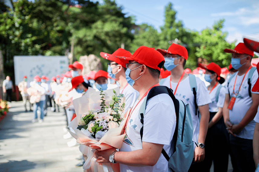 附视频1000名疫情防控及脱贫攻坚一线工作人员疗休养活动启动饶剑明