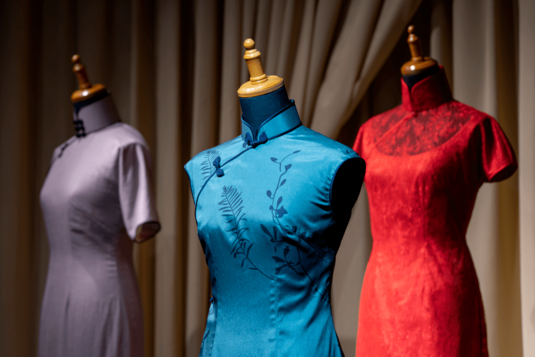 "一袭腔调",是上海电影博物馆联手上海瀚艺服饰有限公司,创造的电影