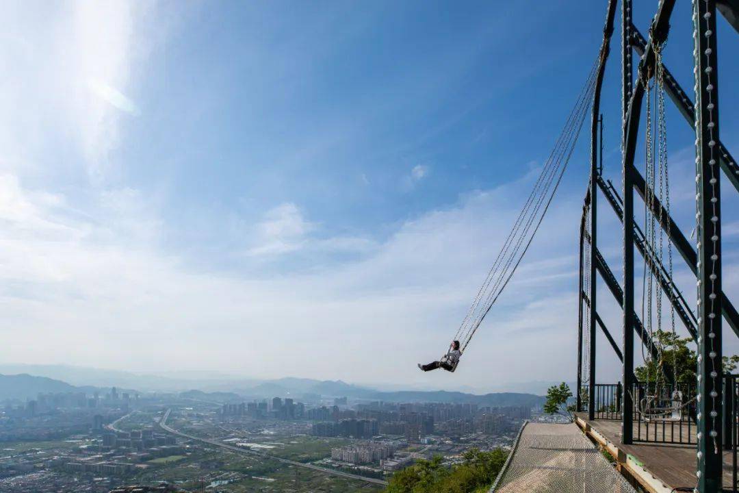 日场不够夜游继续周末来瓯海云顶草上世界承包你的所有惊喜
