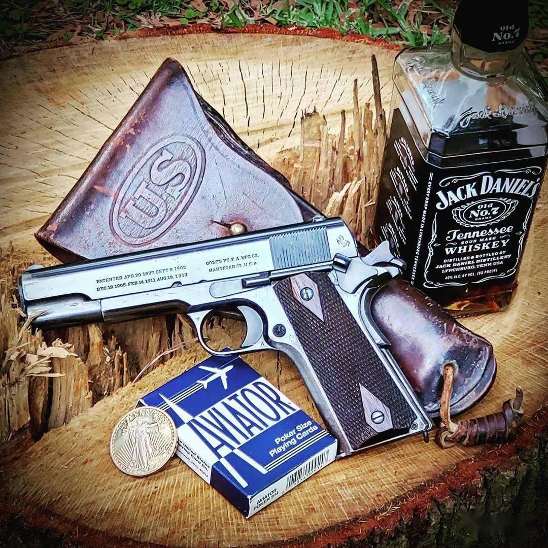 国外枪迷相册对1911有情结的朋友不要错过这个图集