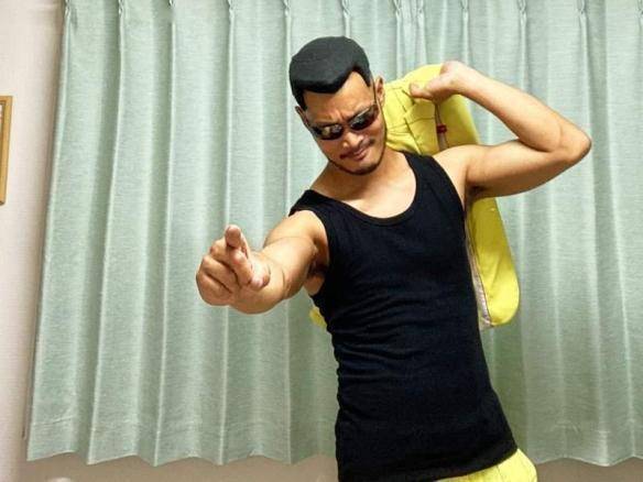 第一次看到《蜡笔小新》真人版园长:满满的极道感