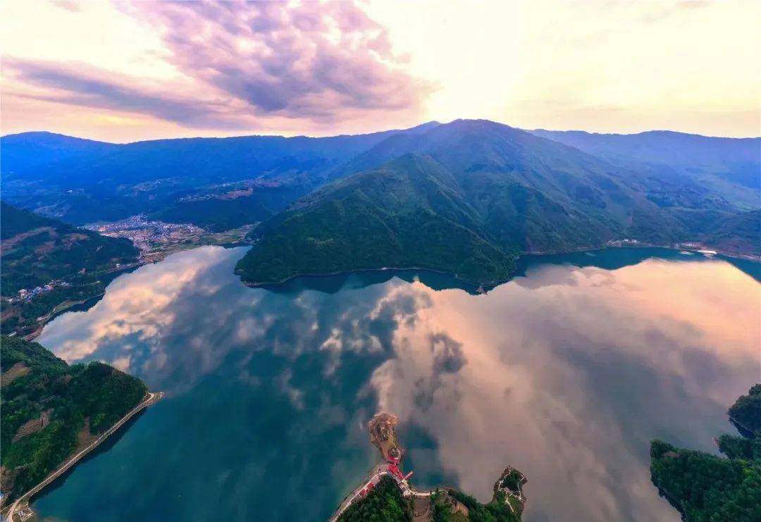 端午不出省的旅行之雷波马湖悠游水天一色画境静享绝美人间瑶池