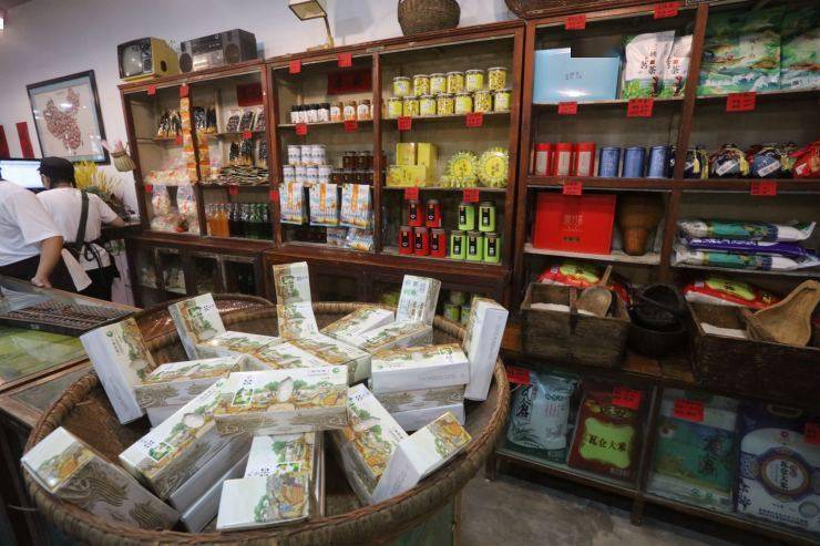 市供销社开办老供销门店助力农产品上行