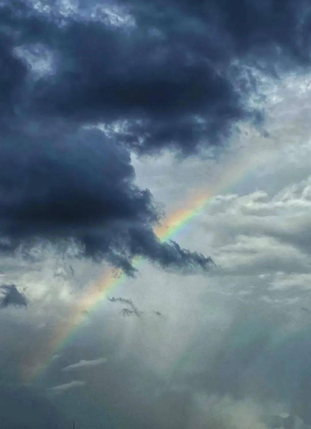 【时事聚焦】广州再次惊现"双彩虹",刷屏朋友圈!双彩虹是怎么形成的?