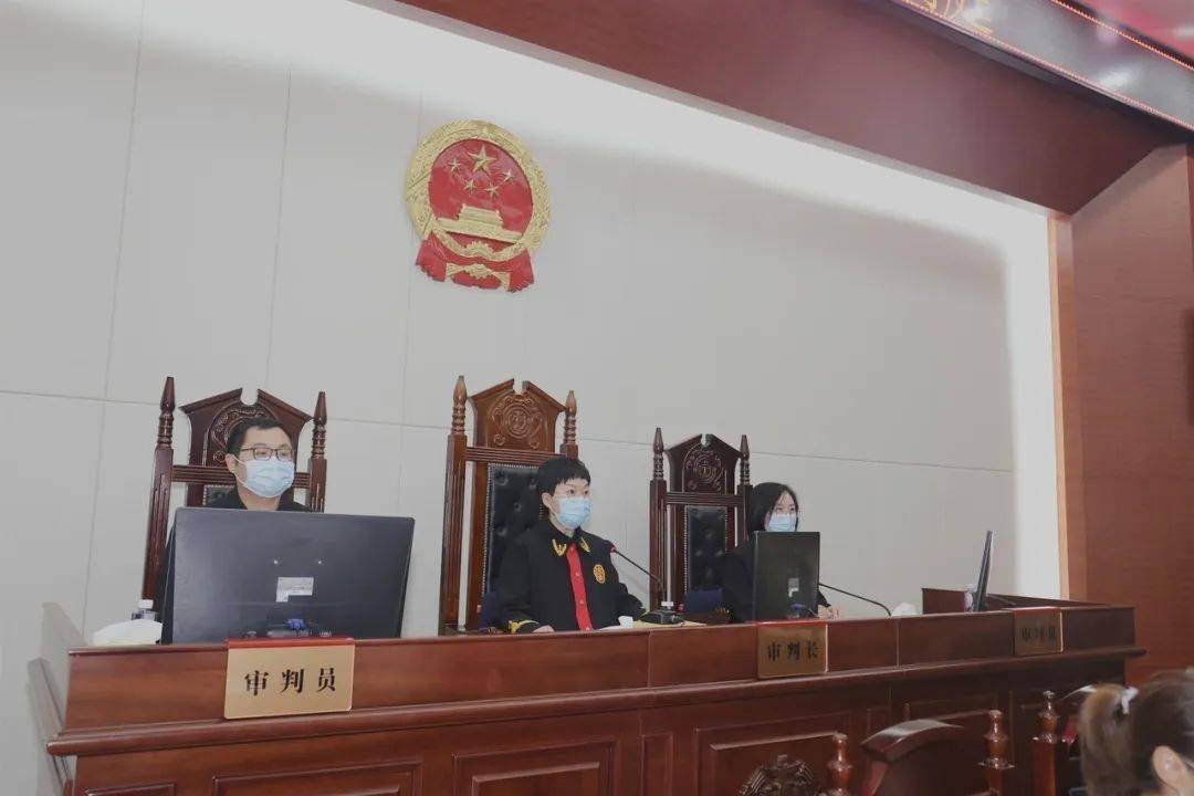 封丘县法院开庭审理王帅等十六名被告人涉黑案件.