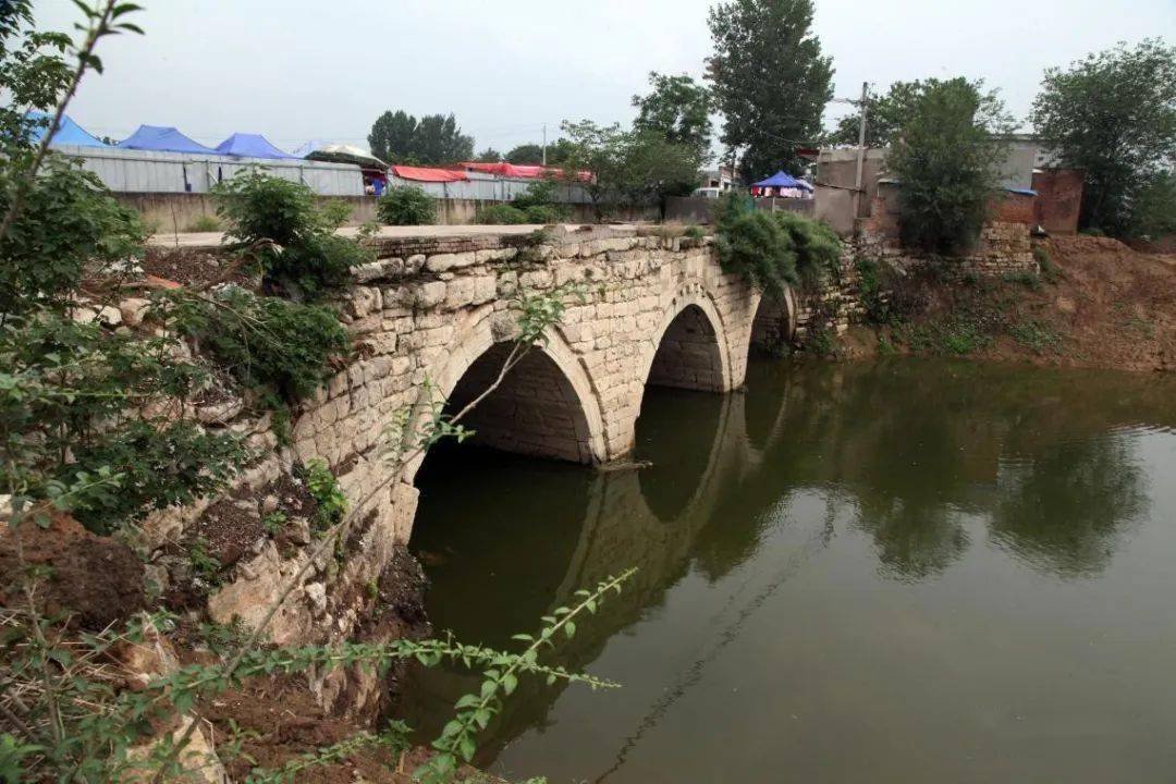 文物简介:惠通桥位于汤阴县东6公里南店,北店两村之间的汤河之上,又名