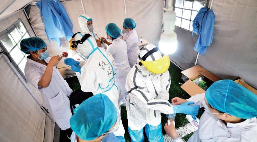 承担地坛体育场,天坛体育中心,王府井,金宝街采样点核酸检测工作