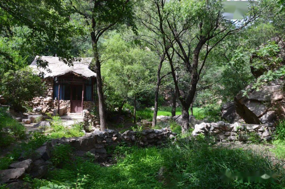 本路线属于休闲路线,水泉沟和香屯都有农家乐,适合家庭游玩,亲子,团队