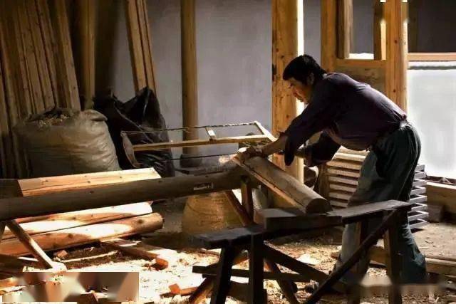 中国的木匠在人们的记忆中一直是一个神奇的职业,他们可以将木头制作