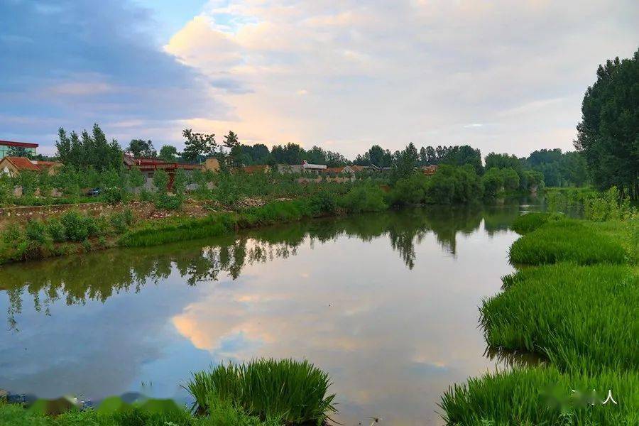泗水这个村庄的美丽小河宛若仙境
