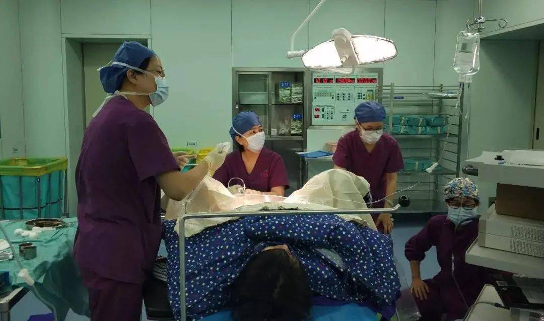 宫腔粘连至半侧宫腔"被封印" 宫腔镜手术还你一个完美的子宫 滑动查看