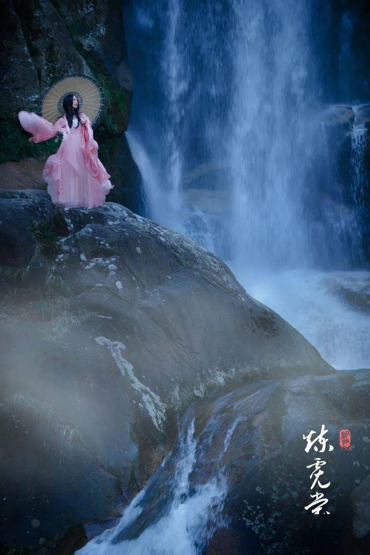 石梁飞瀑丨一斛珠61炼霓裳