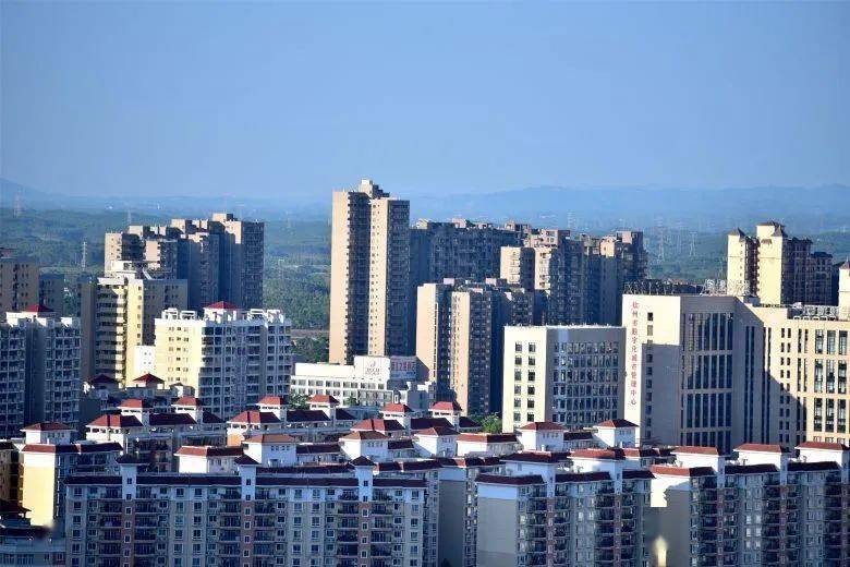 高清大图这个角度看钦州高楼林立越来越像大城市了