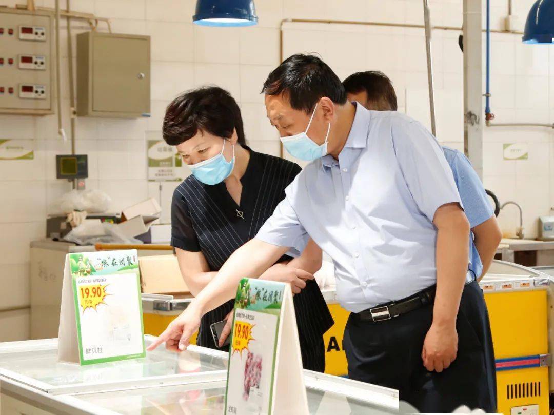 稳市场保民生促双赢,宝坻区领导暗访调研带头购物