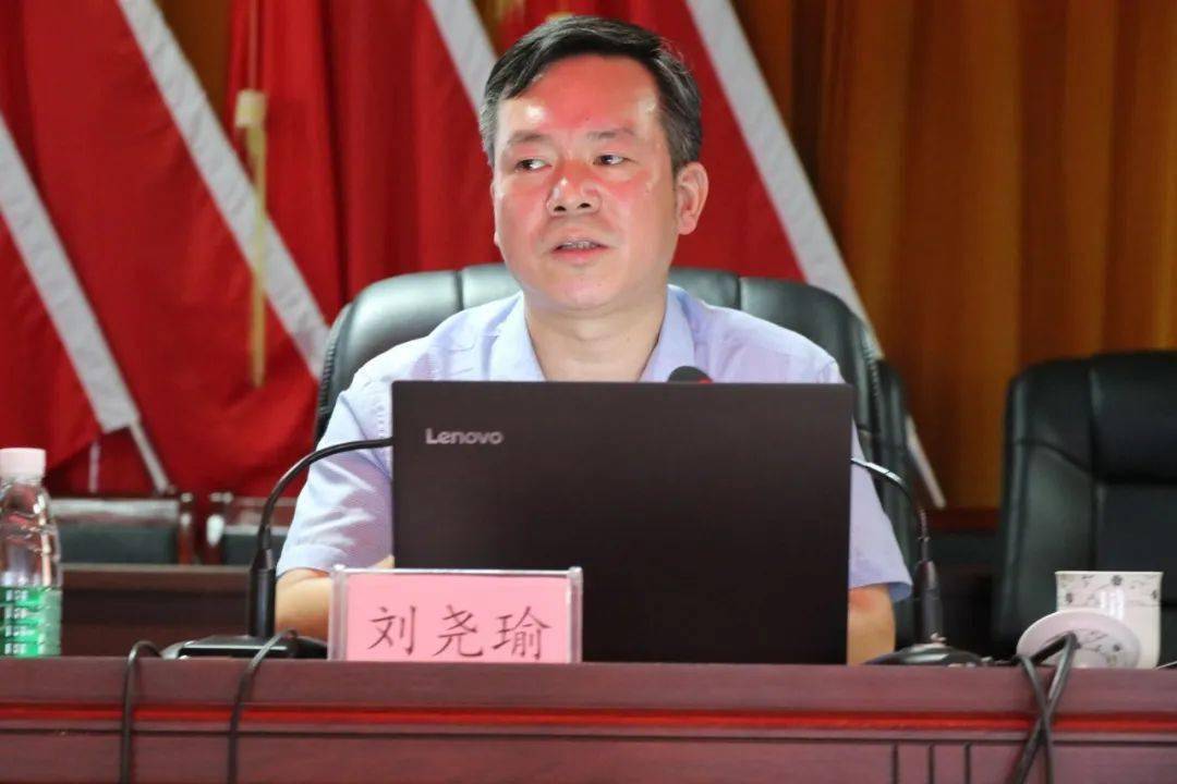 建设专题宣讲会,并邀请中共萍乡市委讲师团副团长刘尧瑜作主题宣讲