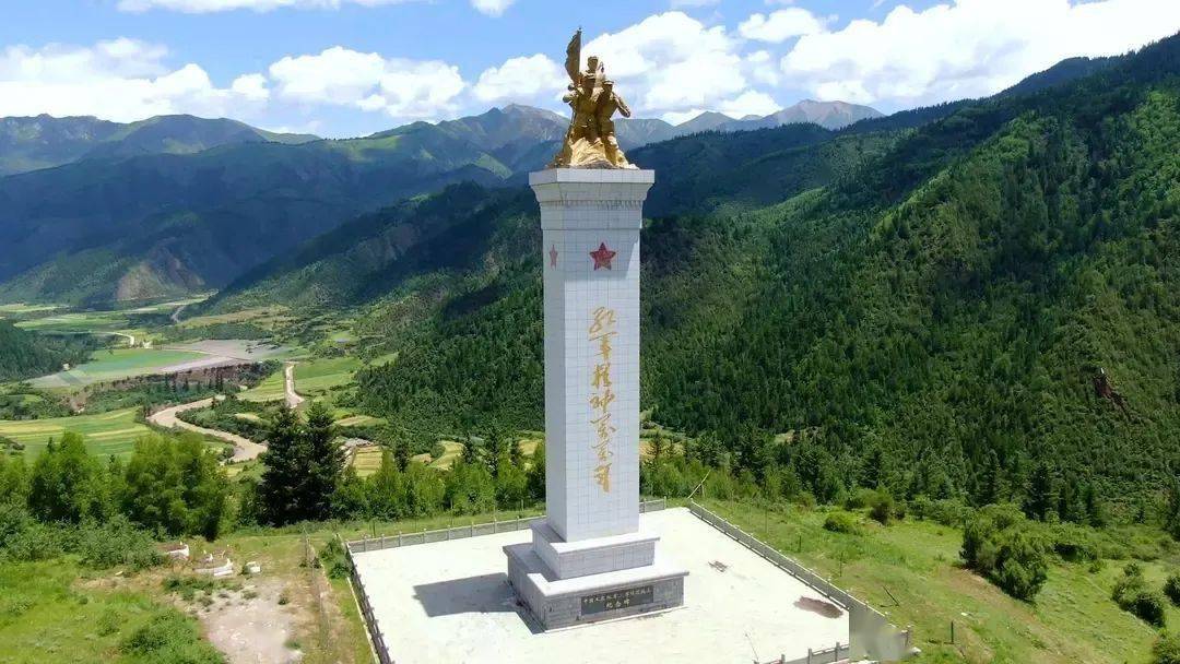 们化成一座座丰碑,为后续部队指明了前进的道路,红军最终走出了草地