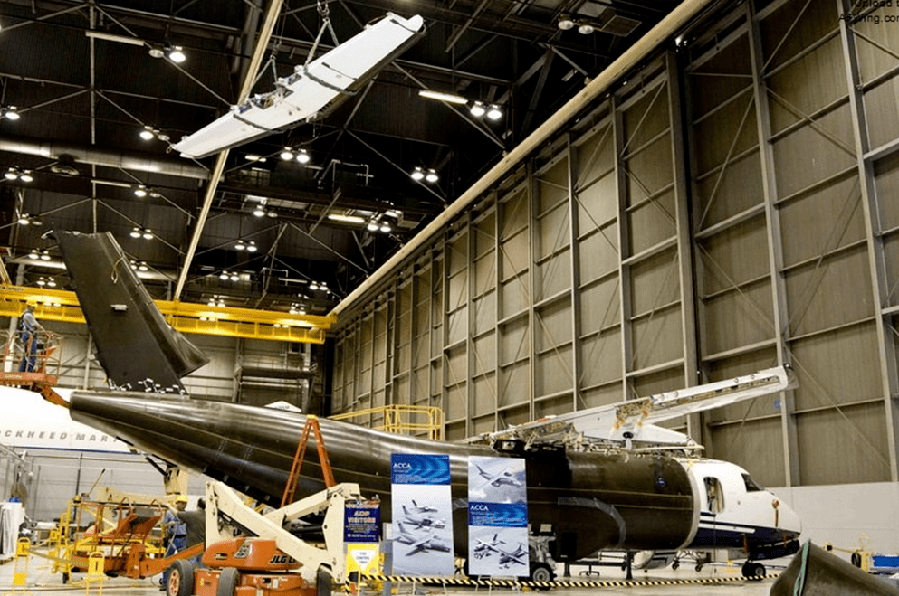 车间2008年9,10月,洛马把do-328的飞行座舱组装在新复合材料机身上