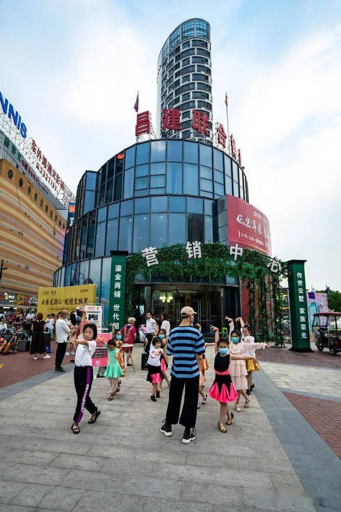 昌建东外滩带热漯河夜经济