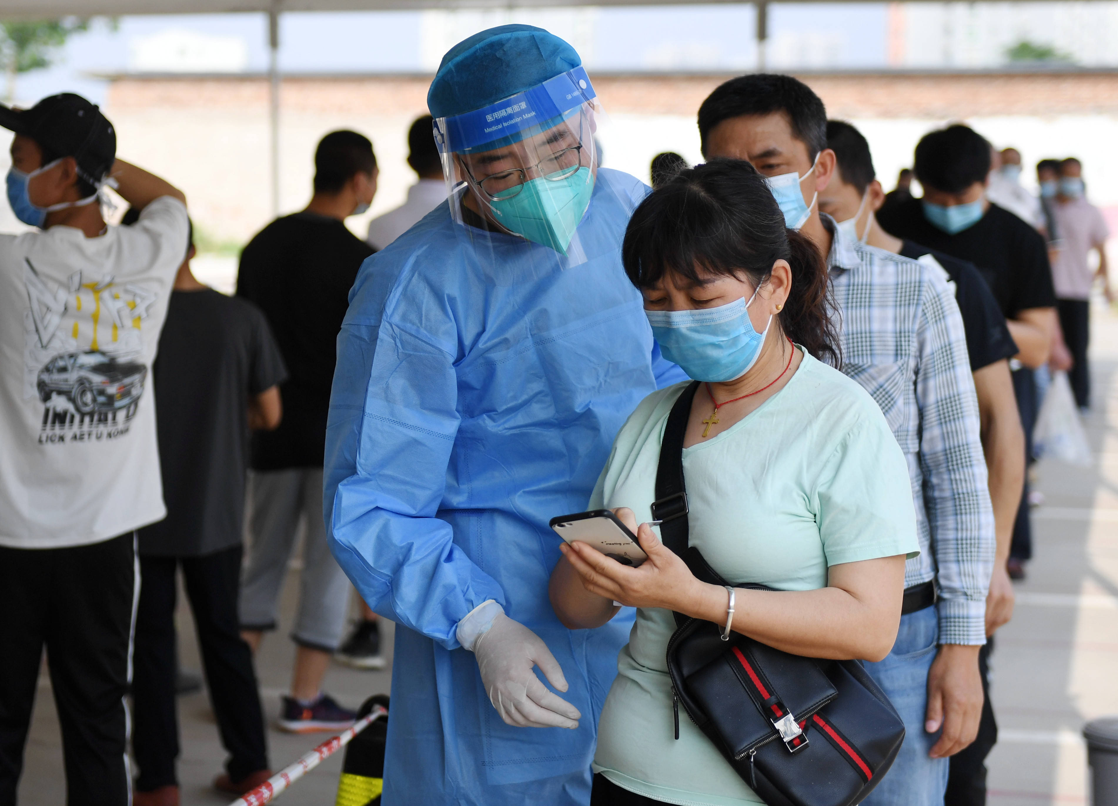 北京:探访通州区梨园镇核酸检测集中采样点
