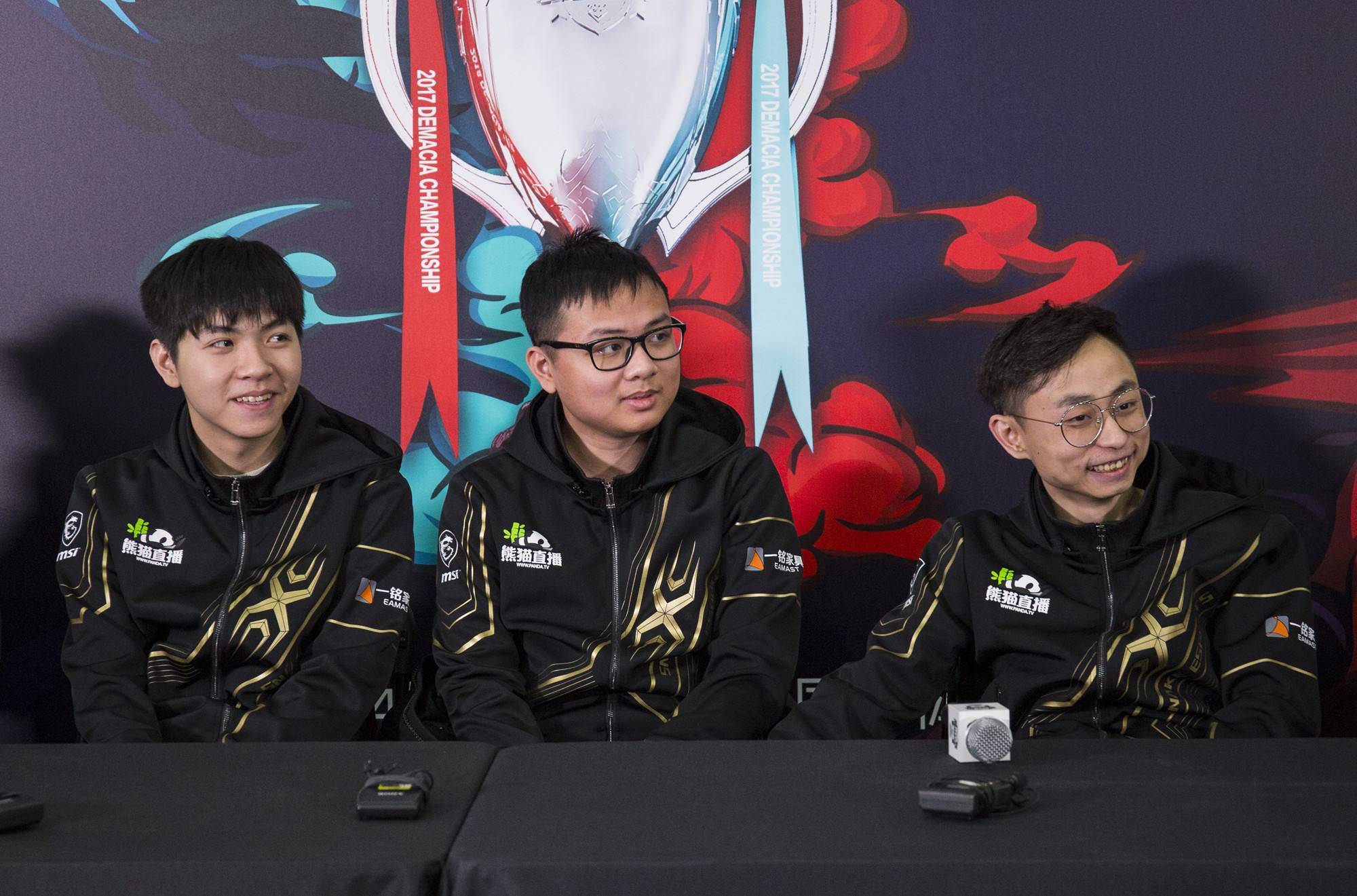 sofm的点燃男枪被jdg打野拿到赛场网友他已发明多种套路