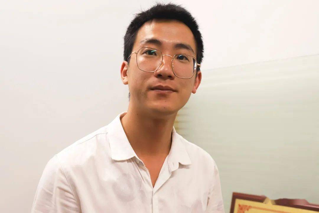 上午三个嵊泗人被县公安局授予荣誉证书