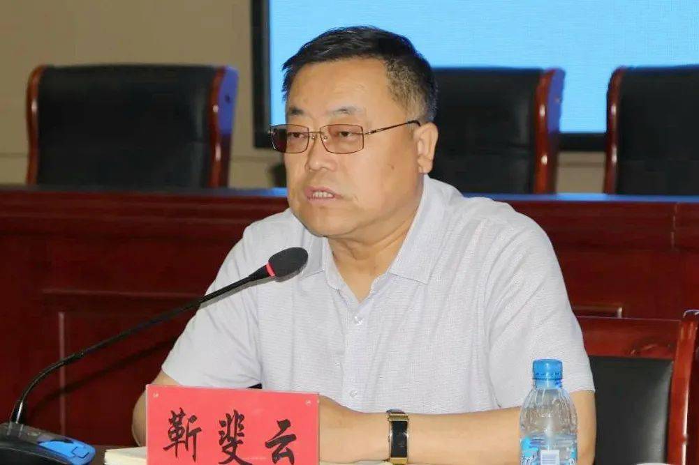 头条| 靳斐云一行到准格尔旗第一中学调研高三年级备考情况